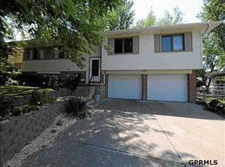 2807 Mars Cir, Bellevue, NE 68005