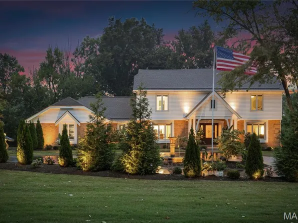 11929 Clayton Rd, Saint Louis, MO 63131