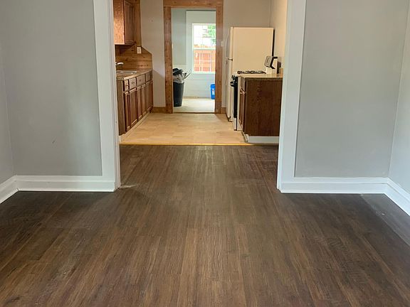 3rd image of 723 W 23rd St