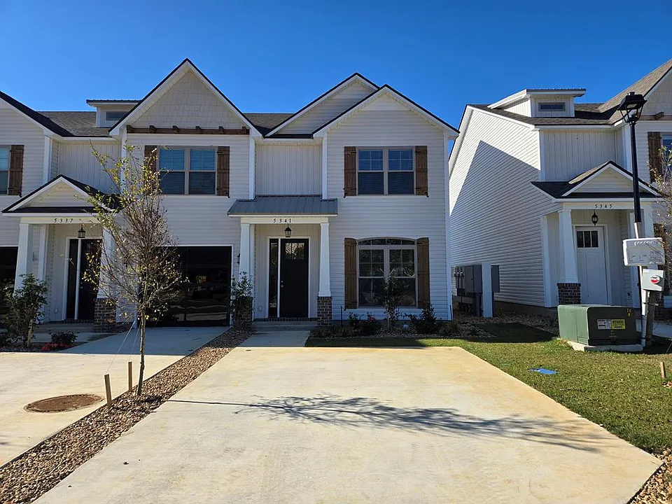 5373 Hamilton Green Cir