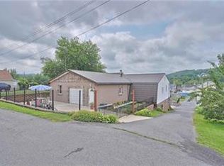114 Chestnut St, Slatington, PA 18080