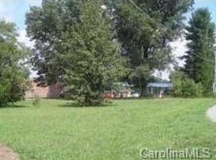 124 Lindsey St, Statesville, NC 28625