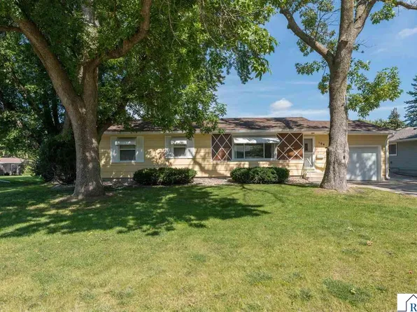 104 Blace Ave, Eagle Lake, MN 56024