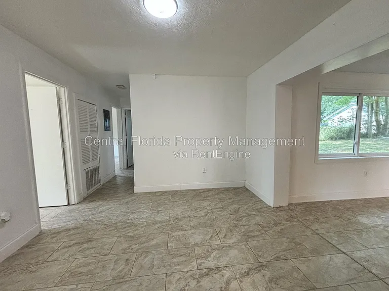 4606 Meadowbrook Ave — Photo 2
