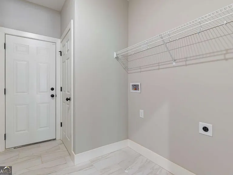 380 Ansley Dr — Photo 23