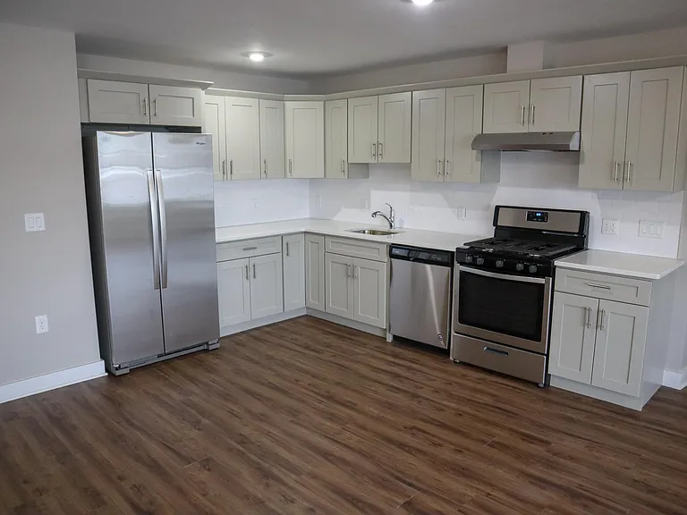 437 Mulberry St #301 — Photo 14