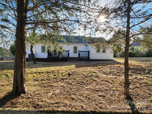 200 Hillcrest Ave, Hickory, NC 28601