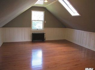 130 Iroquois Dr, Bay Shore, NY 11706