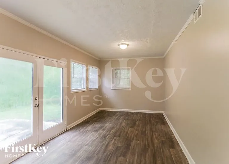 732 Harness Ct — Photo 9