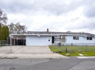 7595 Circuit Dr, Citrus Heights, CA 95610