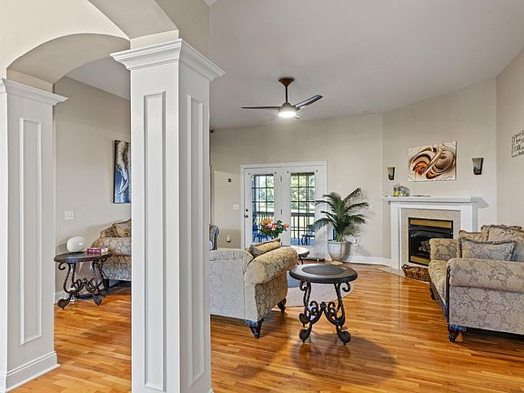 3rd image of 128 Gleneagles Blvd