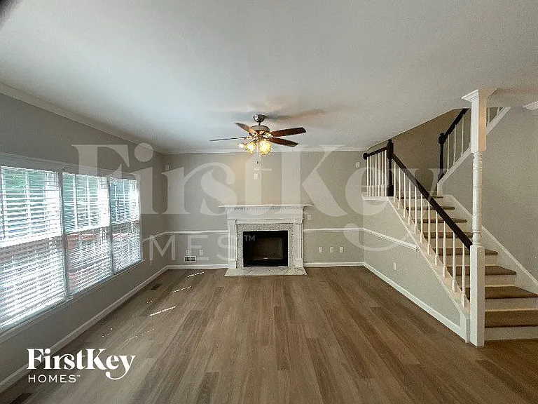5888 Cottonwood Ln — Photo 3