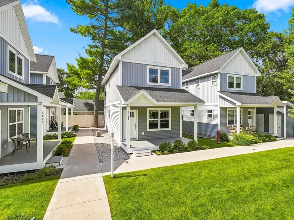 1011 E Front St, Traverse City, MI 49686