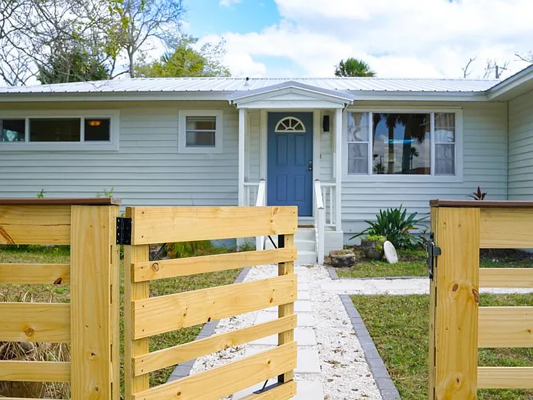 4 Sanchez Cove Ave — Photo 1