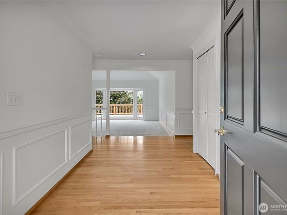4th image of 26415 204th Avenue SE