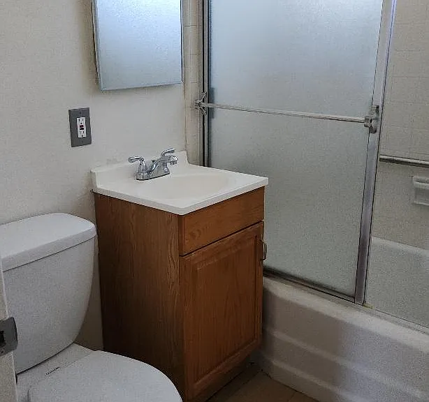15616 S Manhattan Pl #B — Photo 4