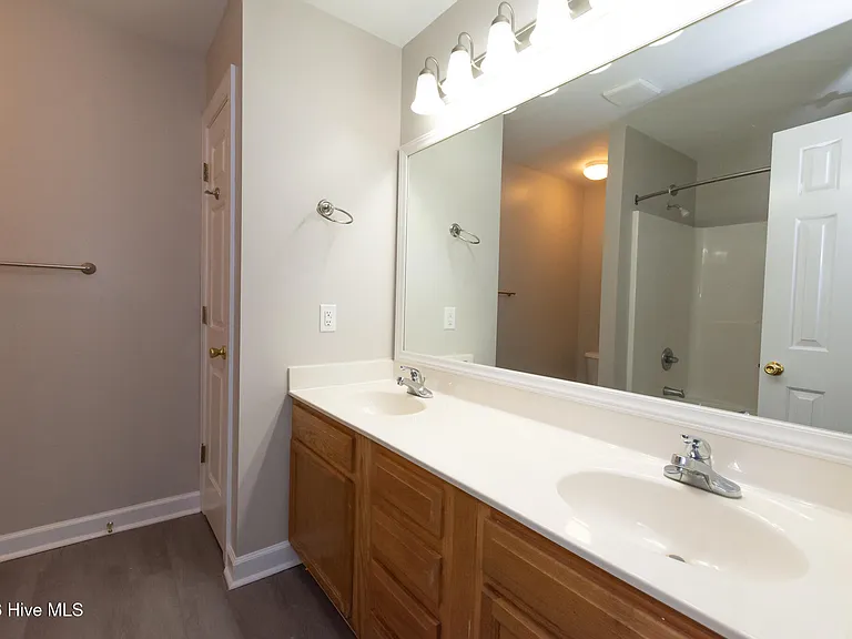304 Bridgewood Dr — Photo 19