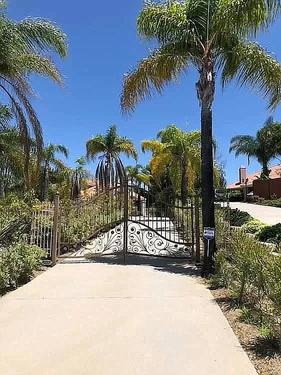 1942 Hemingway Ct — Photo 1