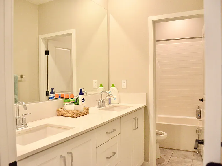 7911 Belluno Way — Photo 19
