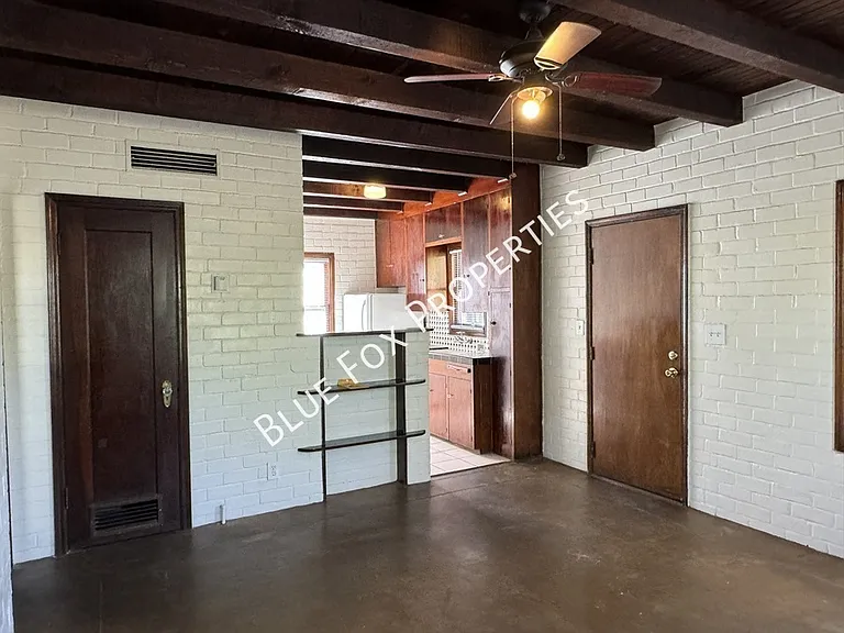 1211 N Jones Blvd #4 — Photo 4