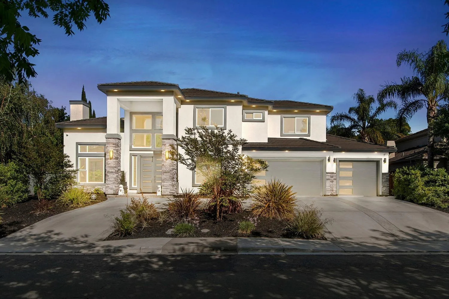 7705 W Shore Dr photo 1