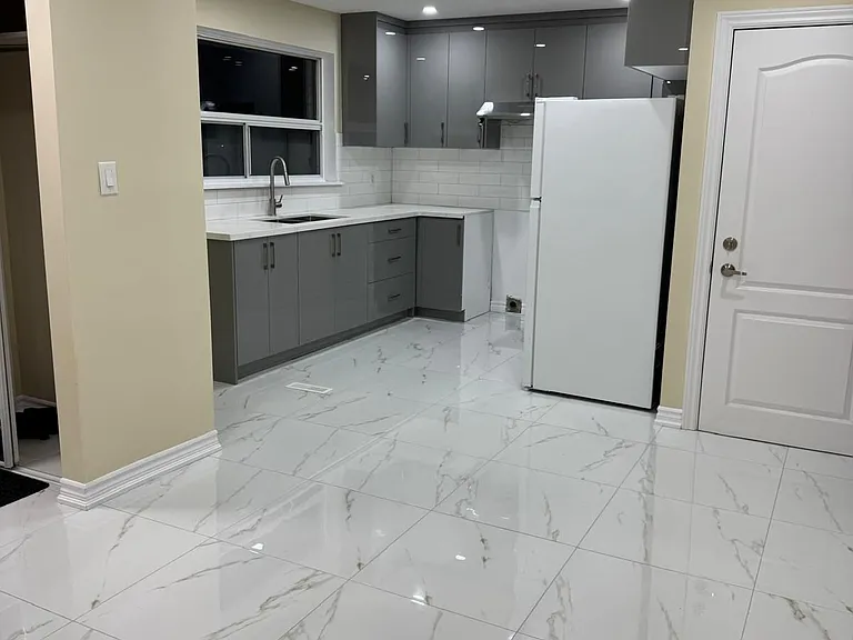 28 Alexandria Cres — Photo 18