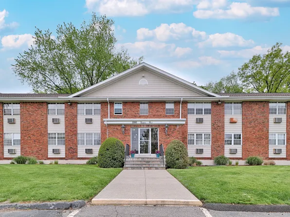 1000 Knapps Highway APT 24, Fairfield, CT 06825