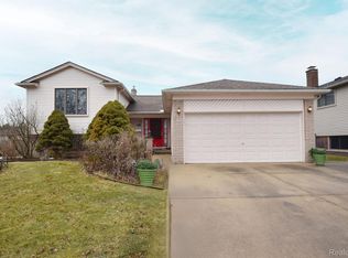 13348 Moray Ct, Sterling Heights, MI 48312