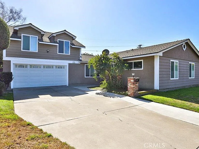 9390 Heather Ave — Photo 1