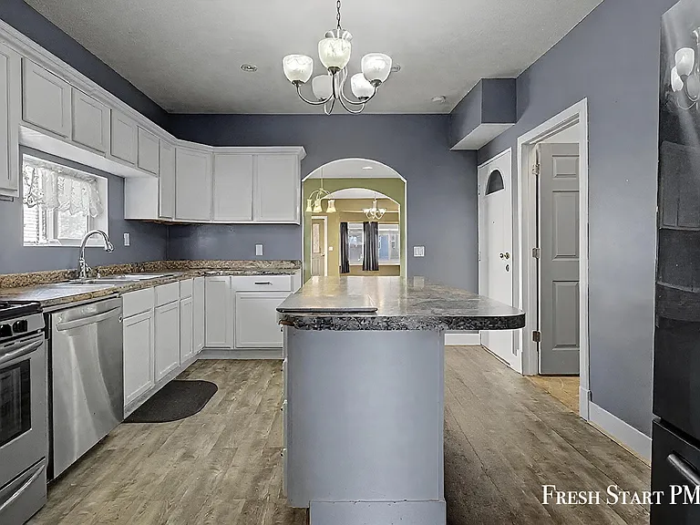 1113 Alpine Ave NW — Photo 12