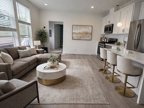2nd image of 555 McLaughlin Ave