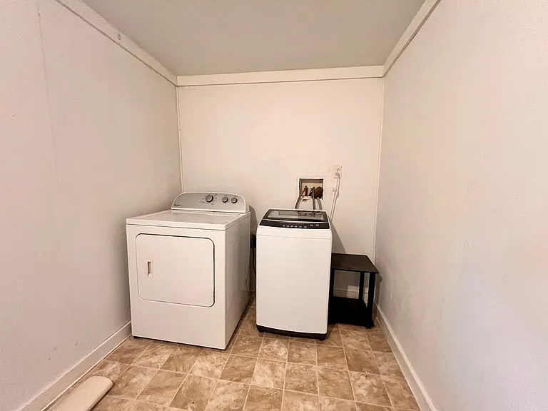 107 Summit St — Photo 30