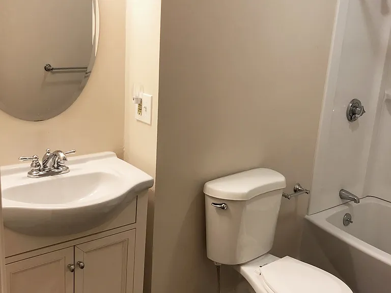 240 Camp St #1 — Photo 6