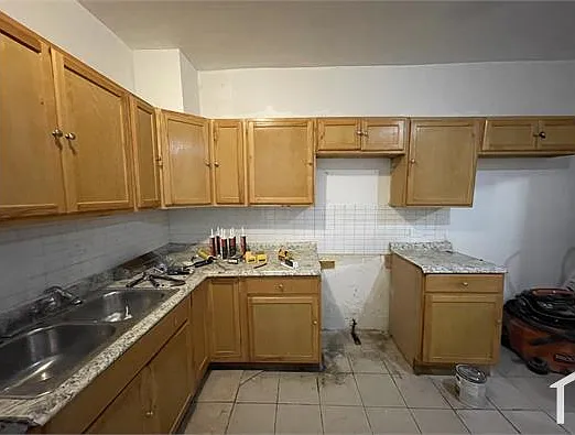 3 bed, 1200 sqft, $1,900 — Photo 3