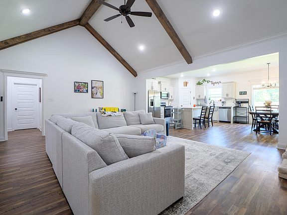 5th image of 3920 Lu Ln