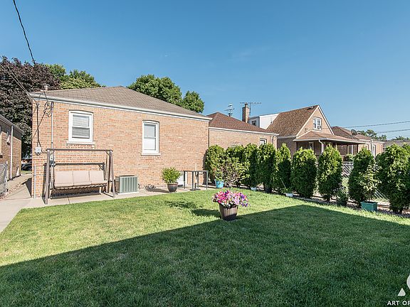 4th image of 5048 S Leclaire Ave