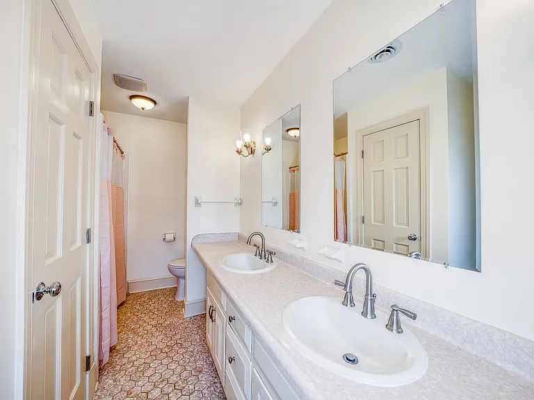 9720 Burnett Dr — Photo 46