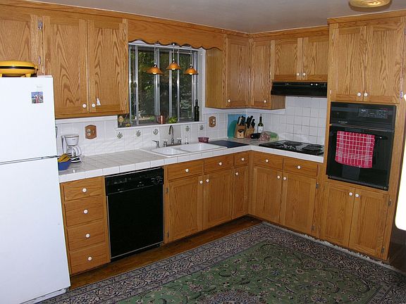 Large country kitcen