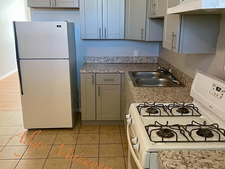 5843 Cabanne Ave #C — Photo 10