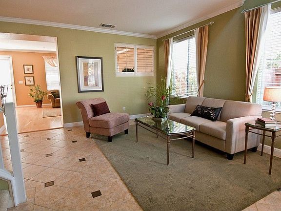 2nd image of 25767 Cloverfield Ct