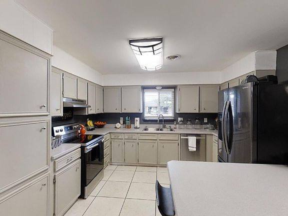 4th image of 1209 W Taos St