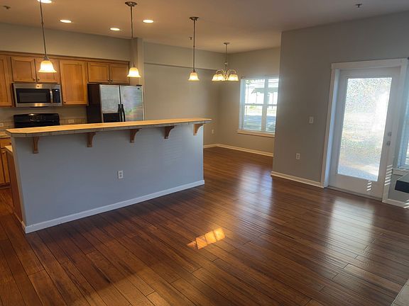 5th image of 102 NE Canvasback Way #102