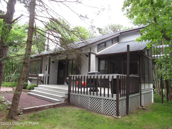 201 Gap View Dr, Long Pond, PA 18334