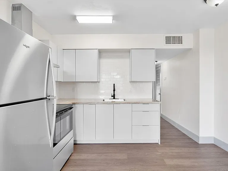 1715 N 16th Ave #115 — Photo 37