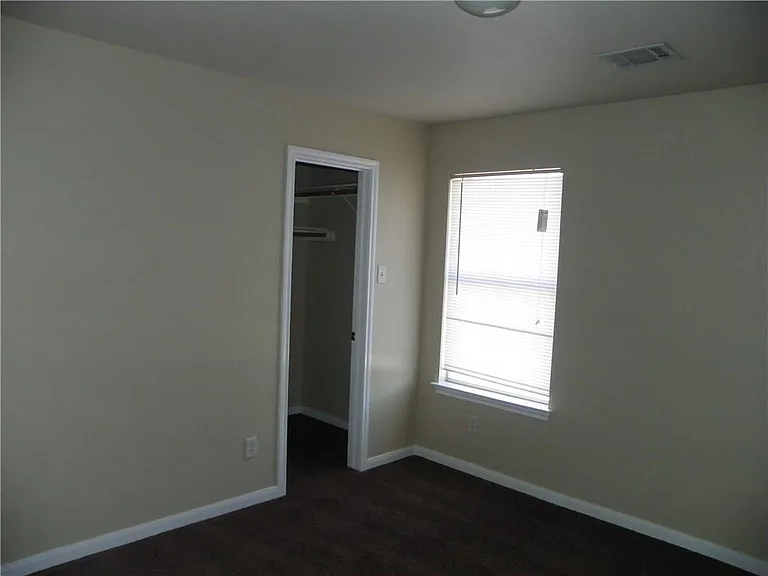 203 Marvin Cv — Photo 12