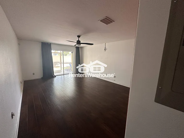 10943 Keys Gate Dr — Photo 8