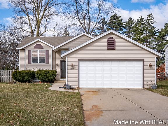 2nd image of 3847 Brenton Ct SE