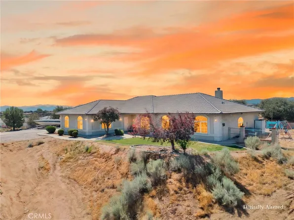 10505 Canyon Dr, Oak Hills, CA 92344