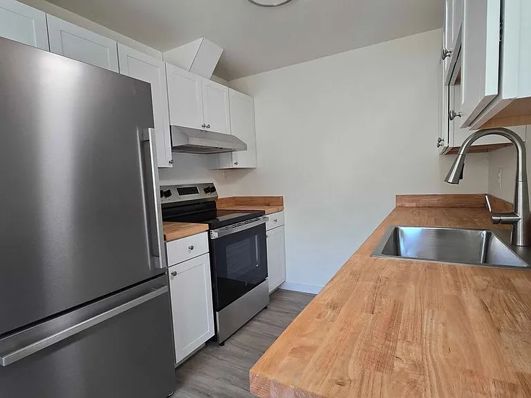 Baker Vista Apartments — Photo 18