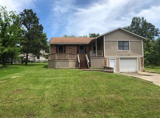 409 Idlewilde Dr, Onalaska, TX 77360